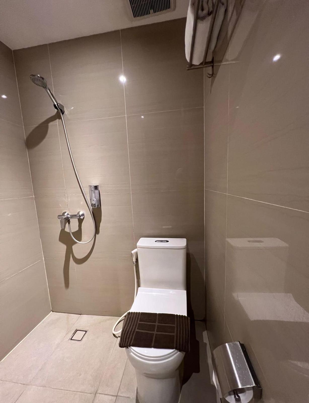 Deli Hotel Medan Exterior photo